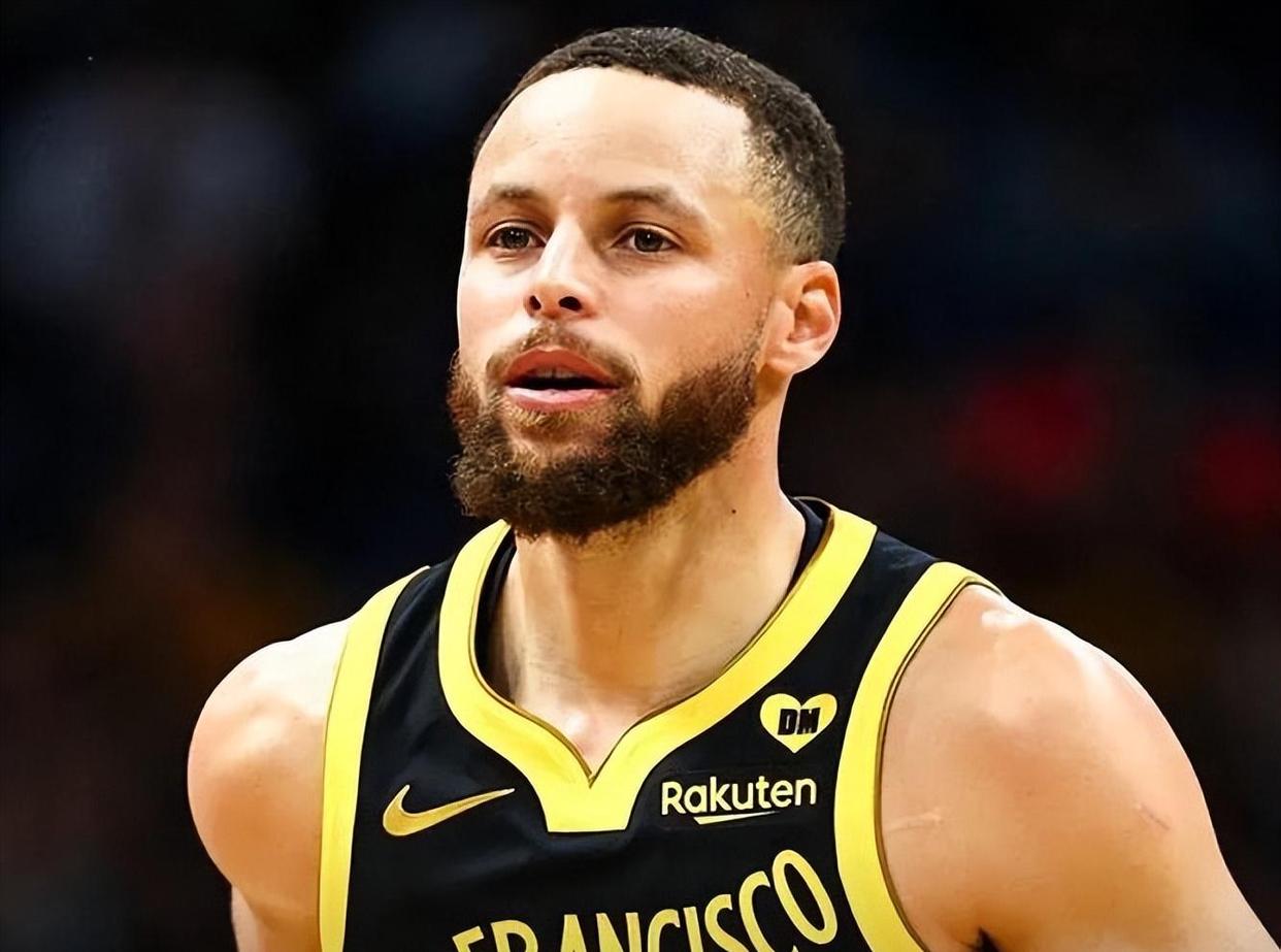 包含库里回归赛场，爆冷首场状态亮眼，中国队观众沸腾！的词条