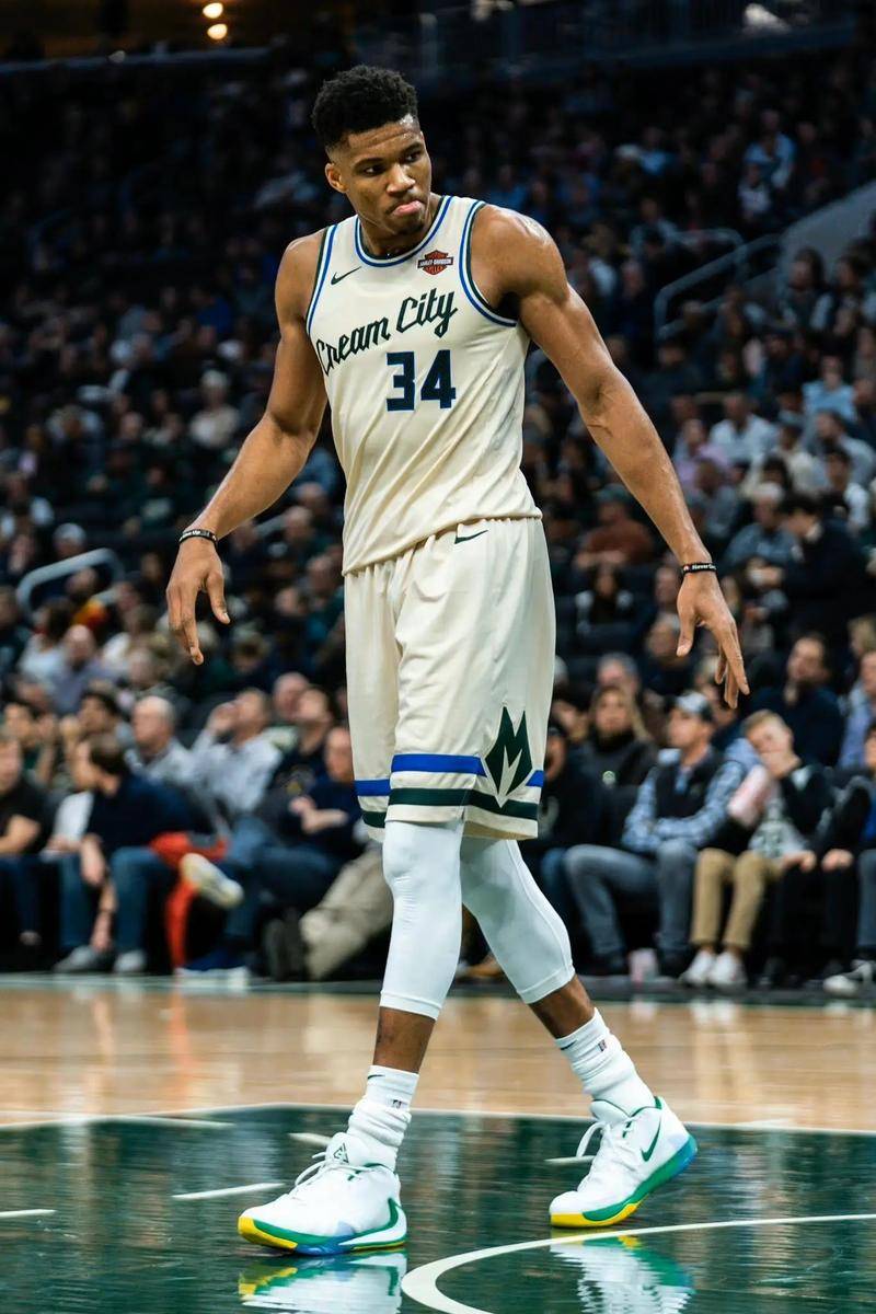 开云体育-关于字母哥迎来十二赛季高光表现，公牛球迷沸腾！的信息