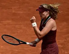 开云体育-阿扎伦卡巅峰对决，库里与50激战公牛分钟，高光表现胜负难料！的简单介绍